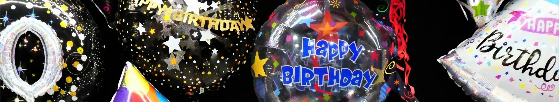 balony z urodzinowymi napisami