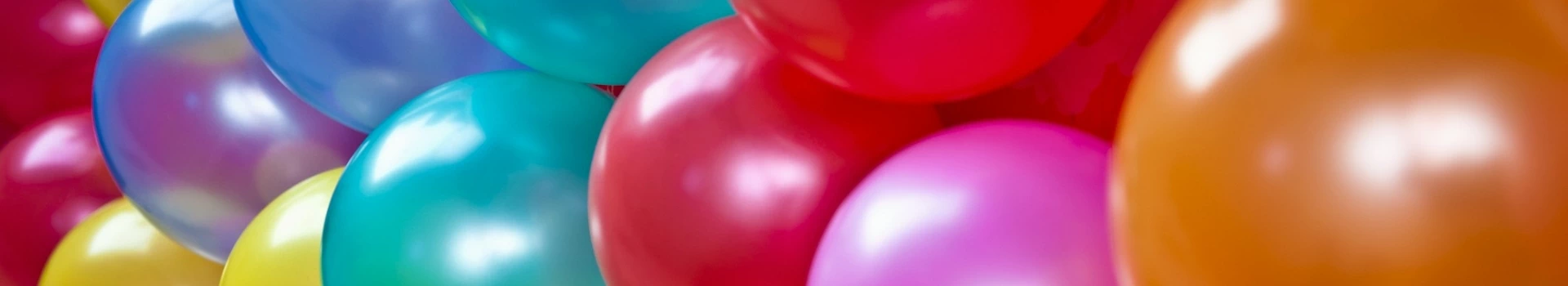 niebieskie, różowe i inne kolorowe balony
