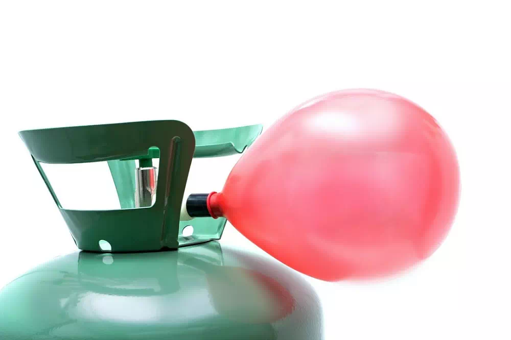 pompowanie balona helem
